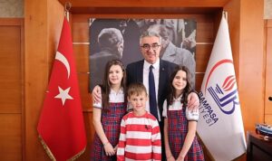 23-nisan-bayrampasada-da-buyuk-bir-cosku-ve-neseyle-kutlandi-FsIpCZss.jpg