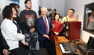 23-nisan-muzik-studyosu-acildi-JrOSLT52.jpg