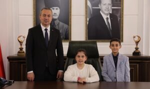23-nisan-ulusal-egemenlik-ve-cocuk-bayrami-munasebetiyle-sivas-belediye-baskani-dr-adem-uzun-BpX9dHjx.jpg
