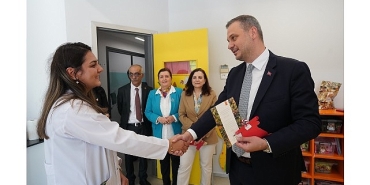 4-bini-askin-fidan-ogretmenler-icin-toprakla-bulustu.jpg