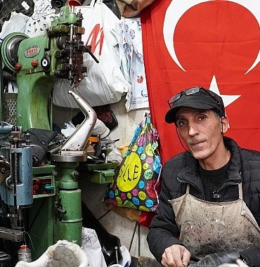 40-yildir-ayakkabilara-can-veriyor.jpg