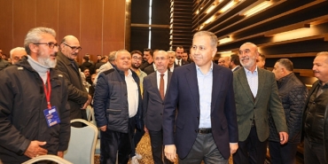 ak-parti-selcuklu-teskilatinin-8-olagan-kongresine-icisleri-bakani-ali-yerlikaya-katildi.jpg