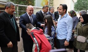 ak-parti-teskilatlarinda-bayram-coskusu-durmak-yok-calismaya-devam-qQBtCp1v.jpg