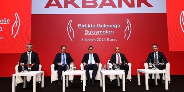 akbank-birlikte-gelecege-bulusmalarina-bursada-devam-etti.jpg