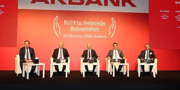 akbank-is-dunyasinin-liderleriyle-birlikte-gelecegi-sekillendirmeye-devam-ediyor.jpg