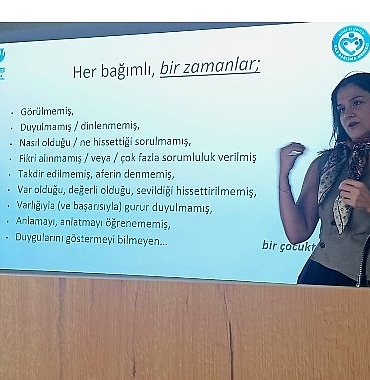aliaga-belediyesinden-ailelere-ergenlik-iletisimi-semineri.jpg