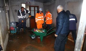 antalya-buyuksehir-2-bin-403-personelle-afetzedelerin-yaninda-tus6nfbU.jpg