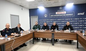 antalya-buyuksehir-belediyesi-afetzedelerin-yaninda-b7eED8O8.jpg