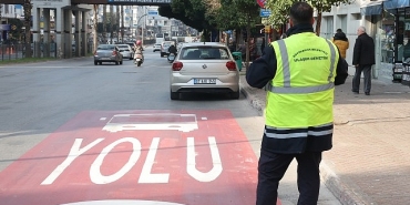 antalya-buyuksehir-belediyesi-trafikte-otobuslere-ozel-serit-uygulamasi-basladi.jpg