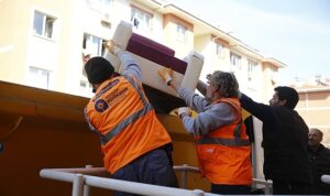antalya-buyuksehir-sel-bolgesindeki-vatandaslarin-yaninda-zcEWyBy1.jpg