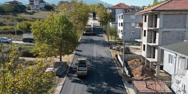 asfalt-calismalari-yenicekoy-mahallesinde-devam-ediyor.jpg