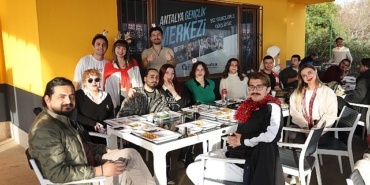 ataturk-parkindaki-genclik-merkezi-genclerin-yeni-bulusma-noktasi-oldu.jpg