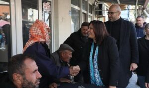 aydin-buyuksehir-belediye-baskani-ozlem-cercioglu-germencik-pazarinda-vatandaslarla-bir-araya-geldi-18AbmEy6.jpg