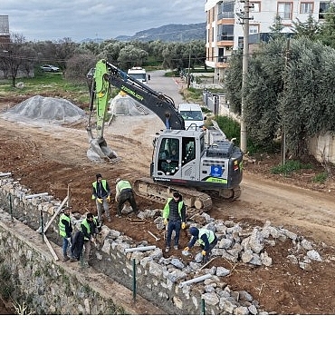 aydin-buyuksehir-belediyesi-kentin-dort-bir-yaninda-es-zamanli-calismalarini-surduruyor.jpg