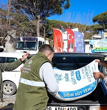 aydin-buyuksehir-belediyesinin-kucuk-ureticilere-yem-destekleri-devam-ediyor.jpg