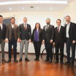 aydinli-genc-is-insanlarindan-baskan-cerciogluna-ziyaret-GMFL4kiQ.jpg