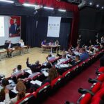 ayvalik-belediyesi-mayis-ayi-olagan-meclis-toplantisi-vural-sinemasi-nejat-uygur-sahnesinde-gerceklestirildi-can-7H1QVejJ.jpg