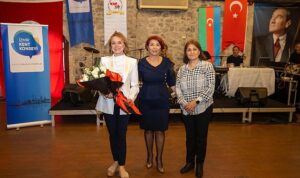 azerbaycan-kadinlari-bahari-baskan-mutluyla-karsiladi-WZjUZQte.jpg