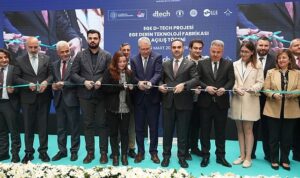 bakan-kacir-ege-derin-teknoloji-fabrikasi-ile-izmirimizin-genc-girisimcilerine-dunyanin-kapilarini-acacagiz-12B7p1KJ.jpg