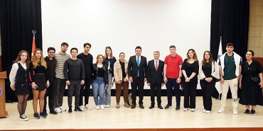bakan-yardimcisi-boyraz-turkiye-yuzyilinda-ulastirma-vizyonunu-anlatti.jpg
