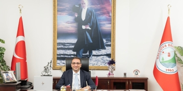 balcova-belediyesi-personeli-yeni-yila-mutlu-girdi.jpg