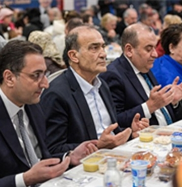 balcovalilar-iftar-sofrasinda-bulustu.jpg