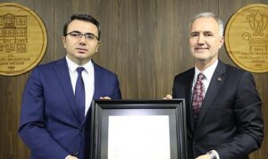 baskan-alper-taban-mazbatasini-aldi-Oc48481Q.jpg