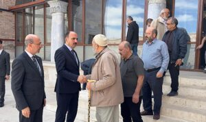 baskan-altay-alaaddin-camiinde-vatandaslarla-bulustu-Ffe34uIC.jpg
