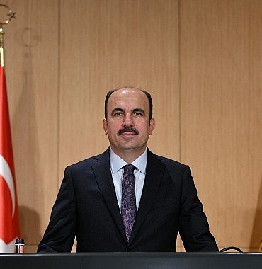 baskan-altay-faturalarinda-tasarruf-saglayan-hanelere-cekilisle-3-togg-hediye-edeceklerini-acikladi.jpg