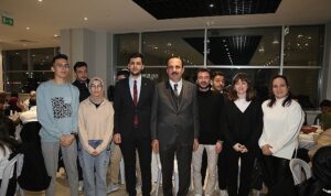 baskan-altay-genclerle-ve-esnafla-bir-araya-geldi-C8qjFTQl.jpg