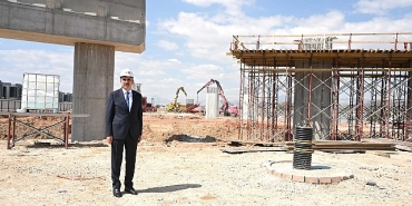 baskan-altay-insasi-suren-tumosan-kavsaginda-incelemelerde-bulundu.jpg