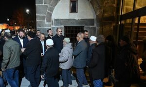 baskan-altay-ramazanin-ilk-teravih-namazinda-seydisehirlilerle-bulustu-ACSY83w7.jpg