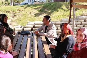 baskan-ari-bekdik-mahallesinde-vatandaslarla-bulustu.jpg