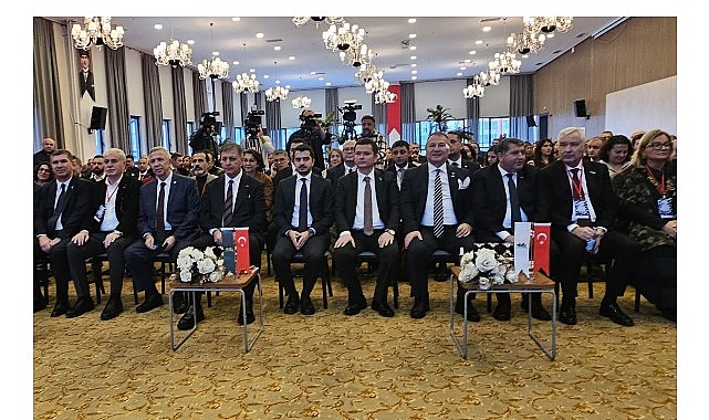 baskan-aydin-afetlere-direncli-kentler-paneline-katildi.jpg