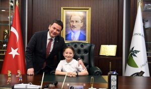 baskan-aydin-koltugunu-cocuklara-birakti-ALFlRvVc.jpg
