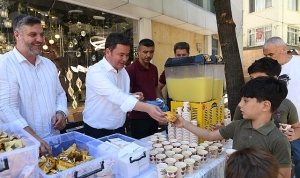 baskan-aydin-vatandas-ve-esnafla-bulusmaya-devam-ediyor.jpg