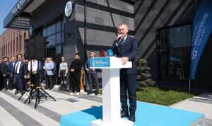 baskan-buyukakin-kocaelinin-en-guzel-manzarali-kutuphanesi-genclerimize-armagan-olsun-cyzZgulJ.jpg
