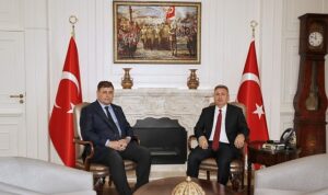 baskan-cemil-tugaydan-izmir-valisi-elbana-ziyaret-bwyzkd7u.jpg