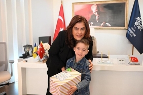 baskan-cercioglu-cocuklarin-dilegini-yerine-getirdi.jpg