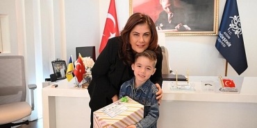 baskan-cercioglu-cocuklarin-dilegini-yerine-getirdi.jpg