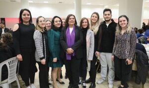 baskan-cercioglu-genclerle-bir-araya-geldi-HnkKjuQF.jpg