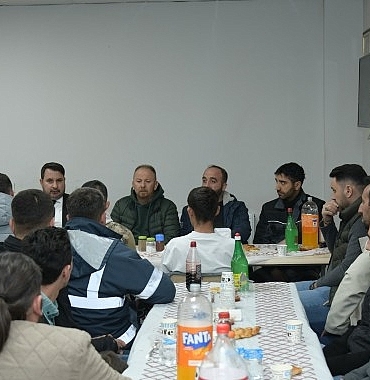 baskan-cirpanoglu-kazanbel-beton-calisanlariyla-iftar-sofrasinda-bulustu.jpg