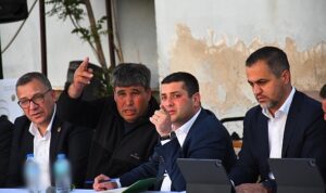 baskan-demir-halk-bulusmalarina-basladi-qBwlDUMp.jpg