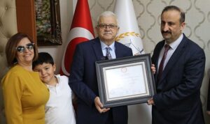 baskan-deveciler-mazbatasini-aldi-2Zy32OSm.jpg