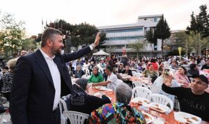 baskan-duman-iftar-ve-sahurda-hemsehrileriyle-bulustu-Fy7dFWVp.jpg