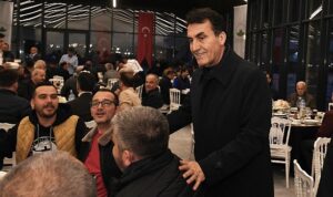 baskan-dundar-taksicilerle-iftarda-bulustu-8uCzih2P.jpg