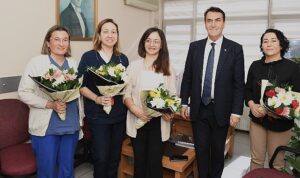 baskan-dundardan-saglik-calisanlarina-surpriz-jl3WvUrv.jpg