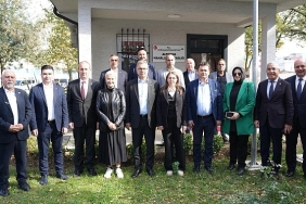 baskan-erkan-aydindan-altinova-mahallesine-ziyaret.jpg