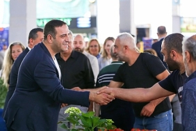 baskan-erman-uzundan-bayram-oncesi-pazaryeri-ziyareti.jpg