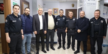 baskan-ertas-yeni-yili-vatandaslarla-birlikte-karsiladi.jpg